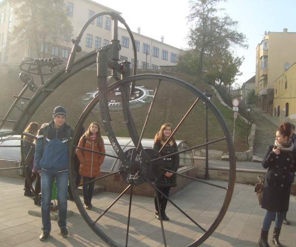 Велосипед Гулівера на Турецькій площі